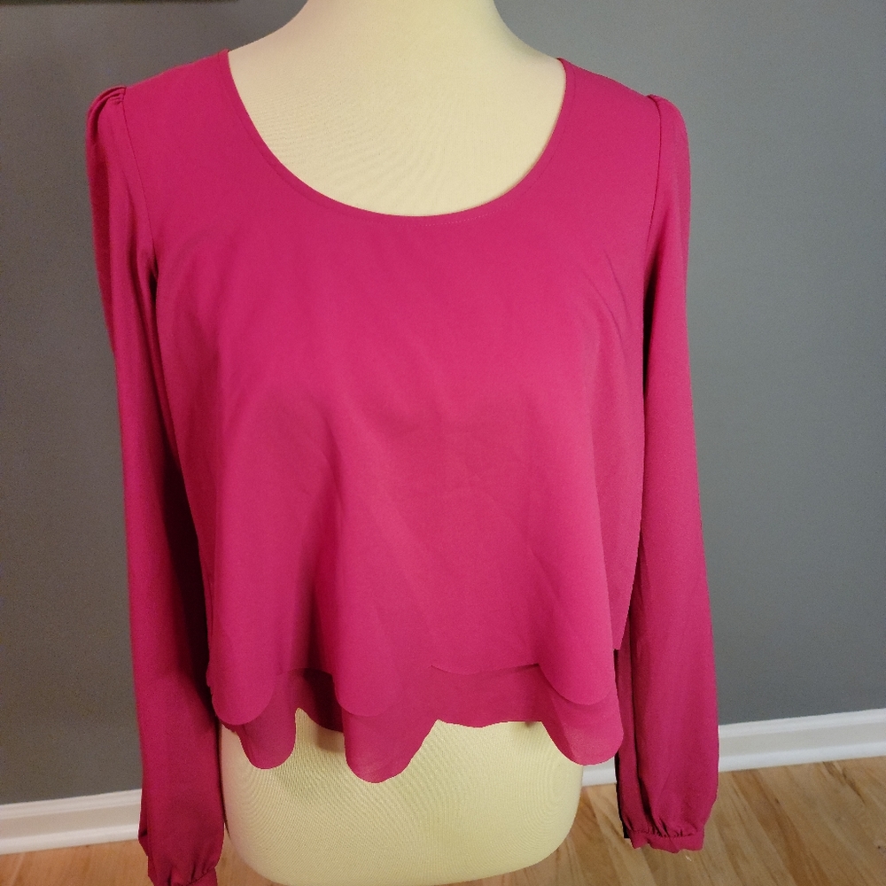 Double Zero Scallop Back Crop Top NWT